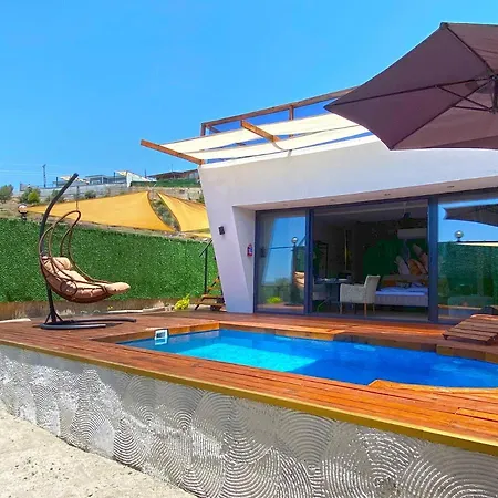 Villa Jakuzili Havuzlu Tropical Balayi Temali Lux Fethiye